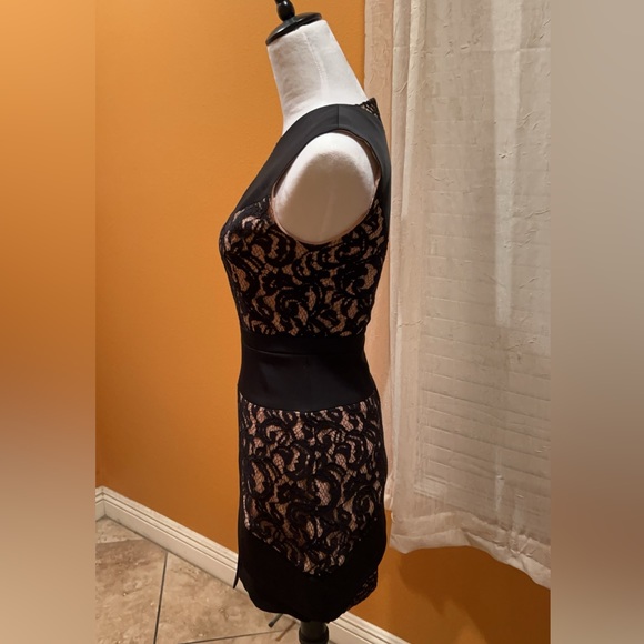 BCBG MAXAZRIA | Women’s Lace Overlay Sheath Dress Size O - Picture 3 of 7